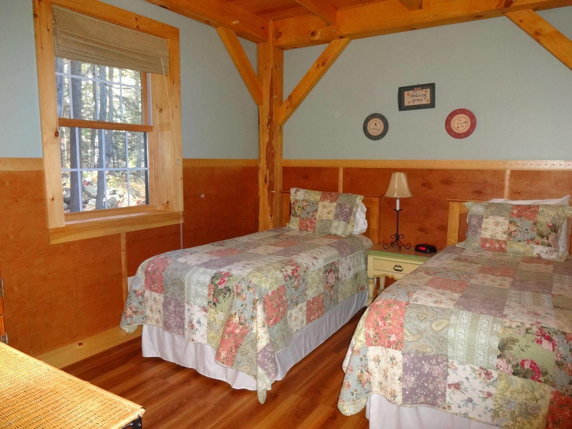 Robert Frost Mountain Cabins มิดเดิลแบรี ภายนอก รูปภาพ